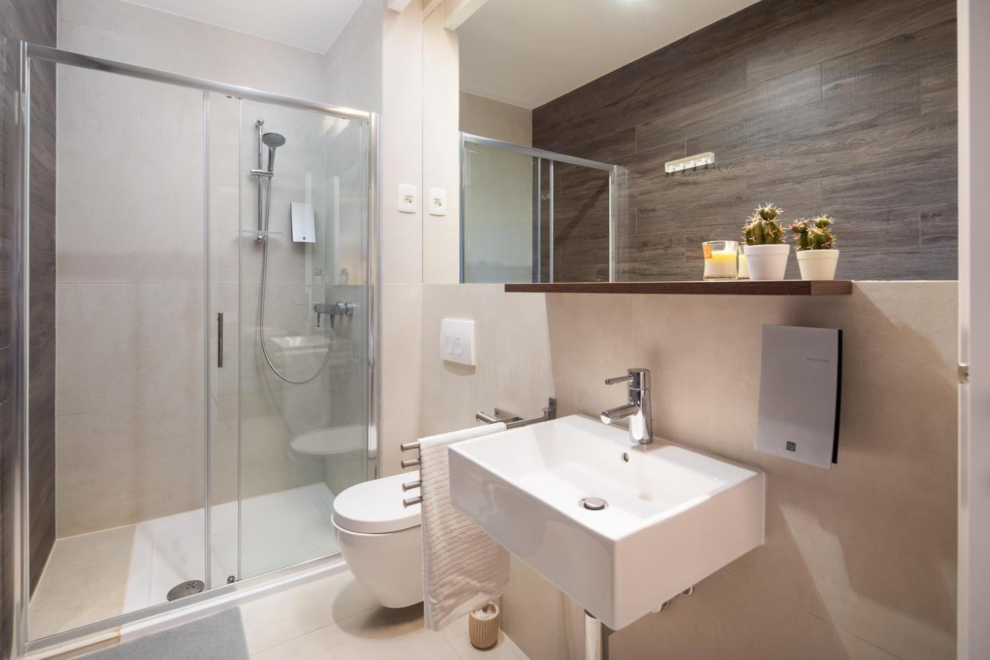 Jolara With Heated Pool Apartament